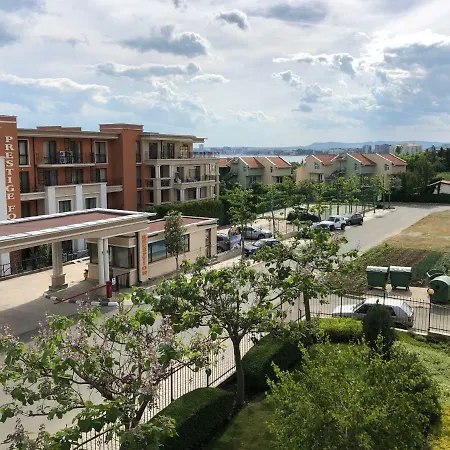 Private In Oxygen アパート